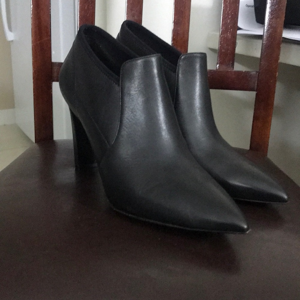 Nine West Leather Lowcut Heeled Boots